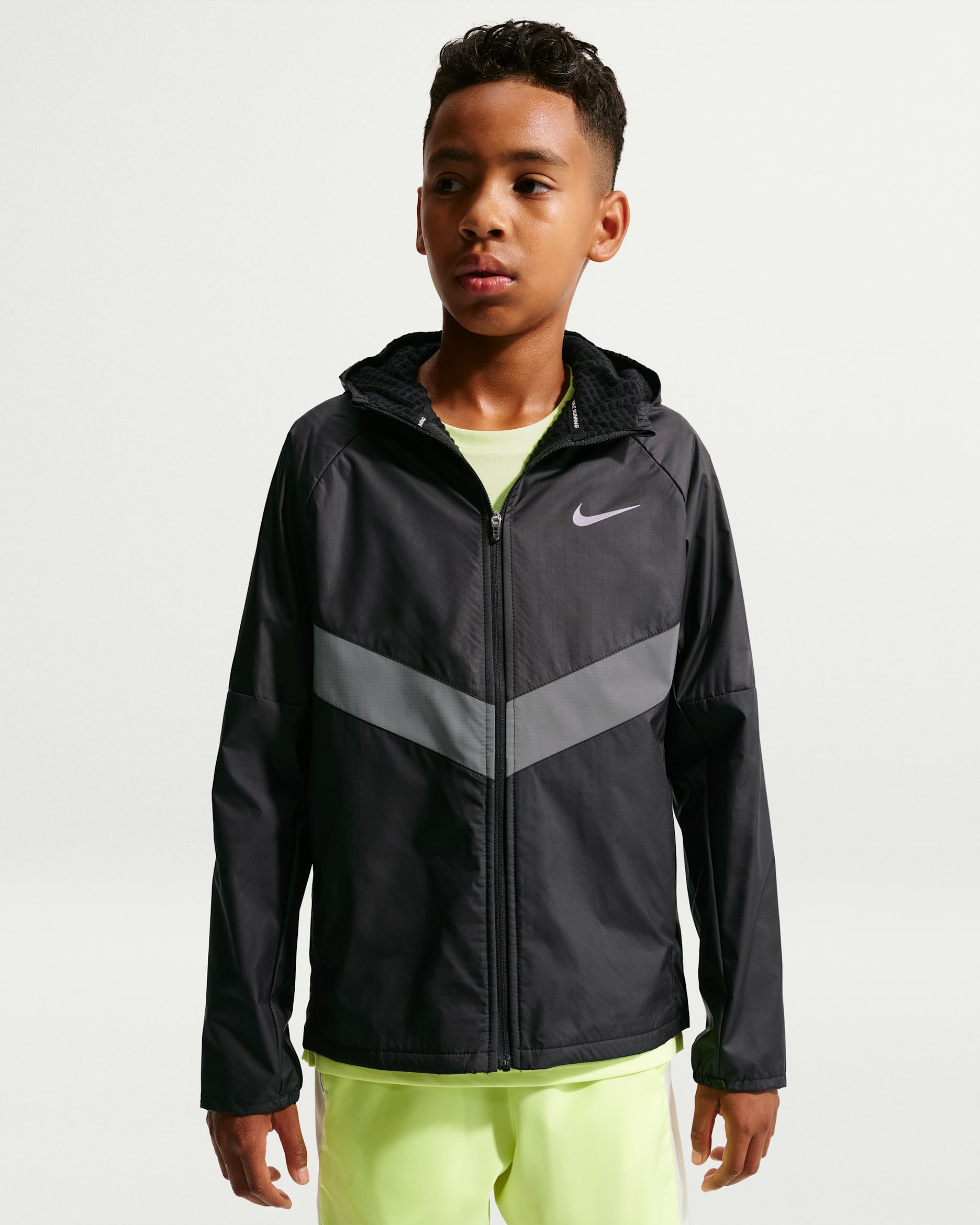 Nike Miler Therma-FIT Su Tutmaz Kışlık Genç Çocuk (Erkek) Ceketi